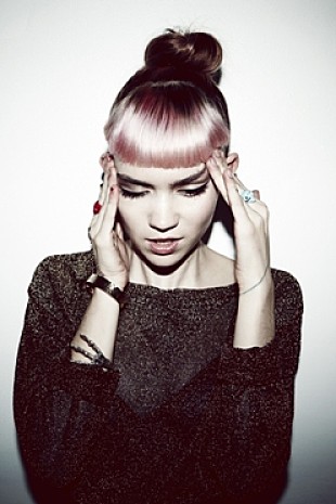 「グライムス 初の単独来日ツアーが決定」