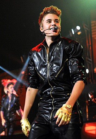 「ジャスティン、個人映像リーク＆脅しを受けカミングアウト」