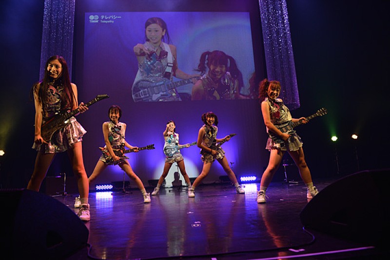 世界初エアギターアイドル 中川翔子ら先輩の洗礼