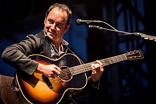 「デイヴ・マシューズ、ツアー初日を慈善公演へ。100万ドル寄付」