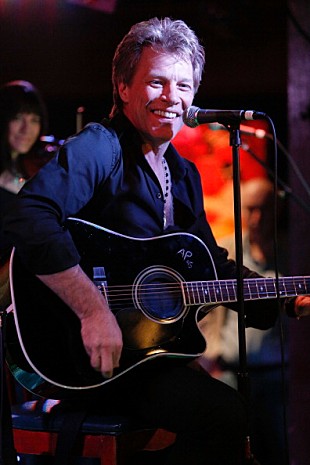 「ボン・ジョヴィの今後に重要!?　ジョン、80人を前に新曲披露」