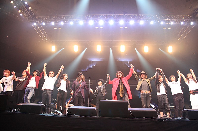 昨年の【ジョン・レノン スーパー・ライヴ】の模様