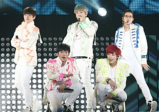 「B1A4 初のアリーナ・ツアーが大盛況で終了」