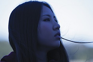 「阿部真央 新作に年末のライブ音源＆ジャケ写公開」