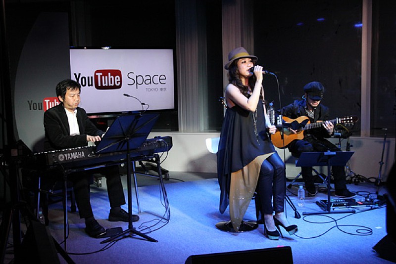 JUJU アジア圏初“YouTube Space Tokyo”オープンライブで世界に歌声披露