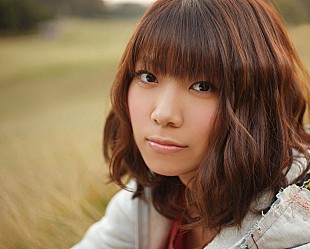 「秋元康絶賛の山崎あおい 世界初70万枚の折り紙を使用したMV公開」