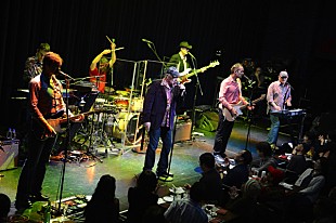 「ビーチ・ボーイズ来日公演、ハーモニーはイリュージョン！」