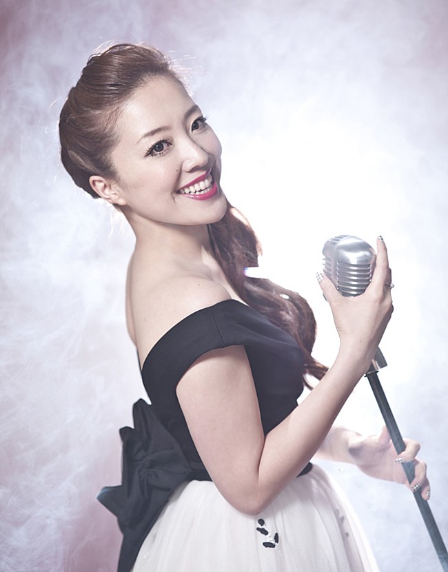 「平原綾香 10年間のシングルを網羅した記念盤リリース」1枚目/3