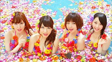 AKB48 今回のセンターは4人、水着や浴衣姿まで新作ビジュアル解禁