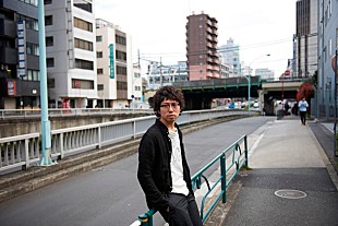 「高橋優 64歳一般人男性のリアルを描いた新曲ビデオ公開」