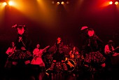 「BABYMETAL 初の全曲生バンド演奏ツアーは修行、初日公演が大盛況」1枚目/3