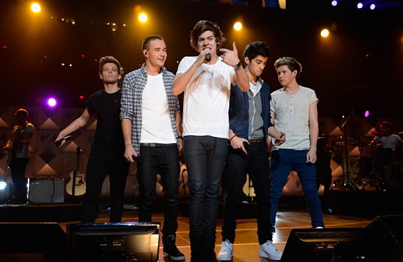 ワン・ダイレクション、3D映画公開前にオフィシャル本を発売