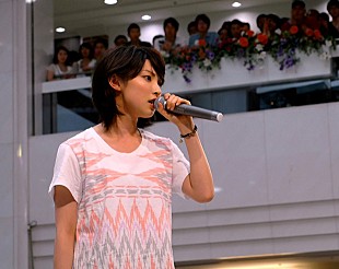 「家入レオ フリーライブに2000人「自分もすごくパワーをもらえました」」