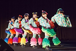 ももいろクローバーZ　 チームしゃちほこ ええじゃないか ももクロの妹分チームしゃちほこ 太平洋を飛び越えメキシコで1位に