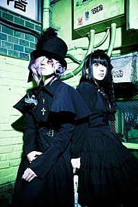 昭和歌謡ロック×ゴスロリの2人組ヒーナキャット ゲーム音楽家との