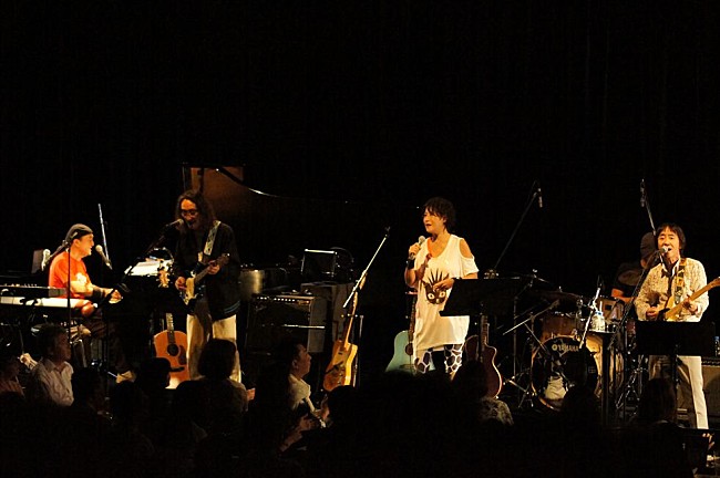 「木曜の夜もパラダイス♪EPO&amp;センチメンタル・シティ・ロマンス with 伊藤銀次」1枚目/7