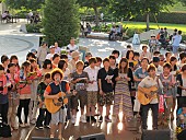 「ひいらぎ 父の日にファン100人と「お父さん」熱唱」1枚目/4