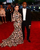 「カニエ・ウェストとキム・カーダシアンに第一子誕生」1枚目/1