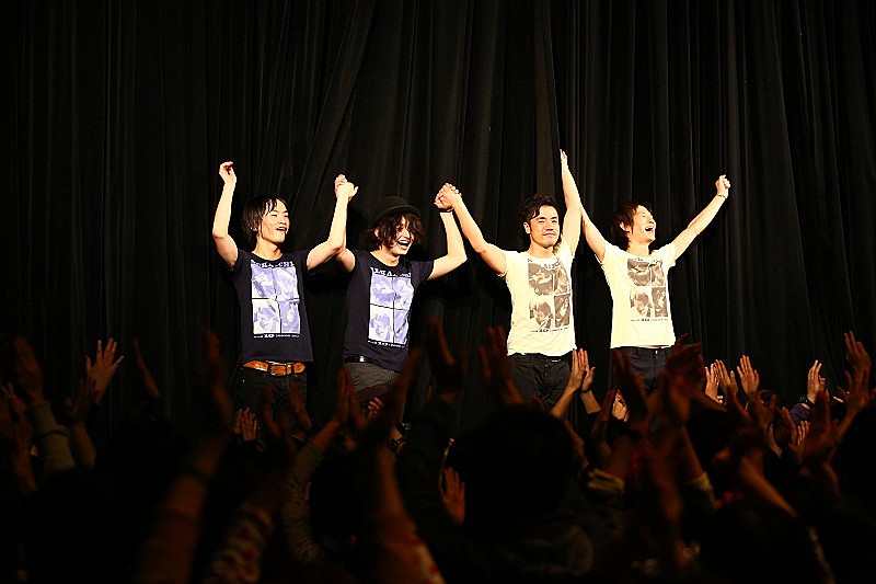 「セカイイチ、オリジナルメンバーでのラストワンマンライブのレポートが到着！そして泉健太郎(b)の脱退を語る」1枚目/1