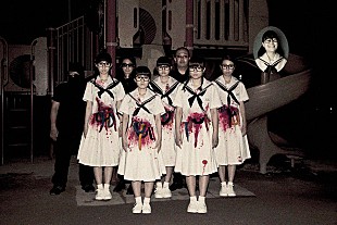 「アイドル戦線異常アリ 全裸や坊主を厭わないBiSがオリコン6位」