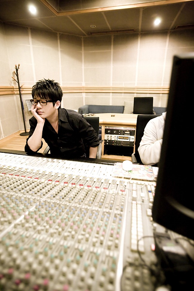 「シン・スンフン 韓国ドラマ『君の声が聞こえる』OSTに参加」1枚目/2