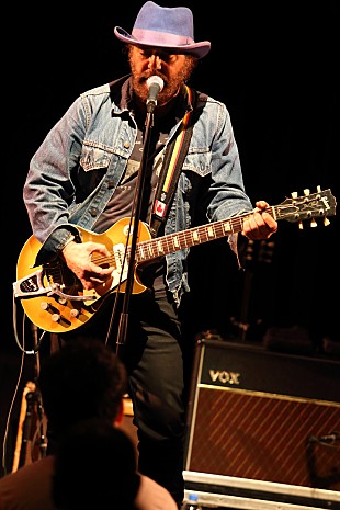 「ダニエル・ラノワ大阪公演 郷愁を誘う歌声に大いに酔った夜」