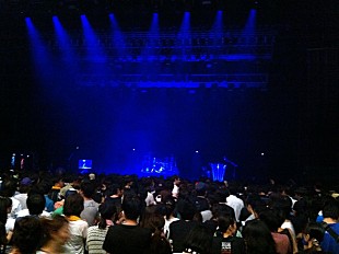 「ミューズ、2500キャパでの貴重な公演を目撃」