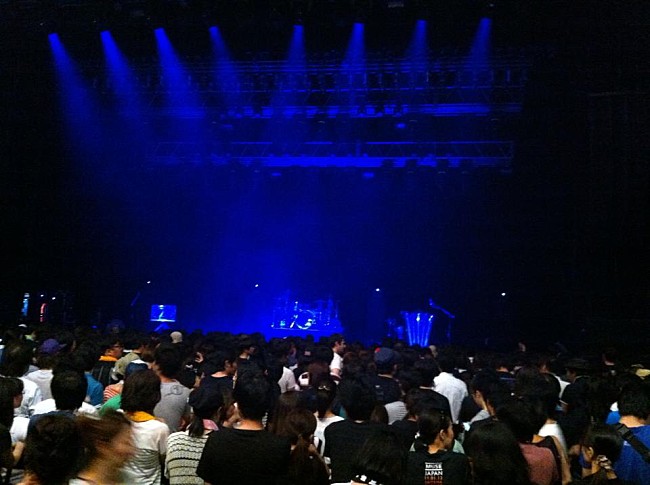 「ミューズ、2500キャパでの貴重な公演を目撃」1枚目/2