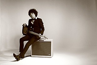 「TAXMAN（THE BAWDIES） 米フェンダー社とのエンドースメント契約発表」