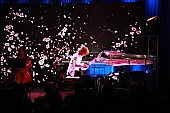 「YOSHIKI 初の米ソロライブでX JAPAN名曲披露 TOSHIとの思い出語る」1枚目/4