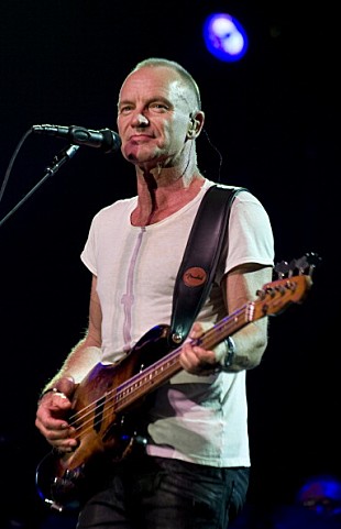 「スティング、AC/DCのVoもゲスト参加する新作について語る」