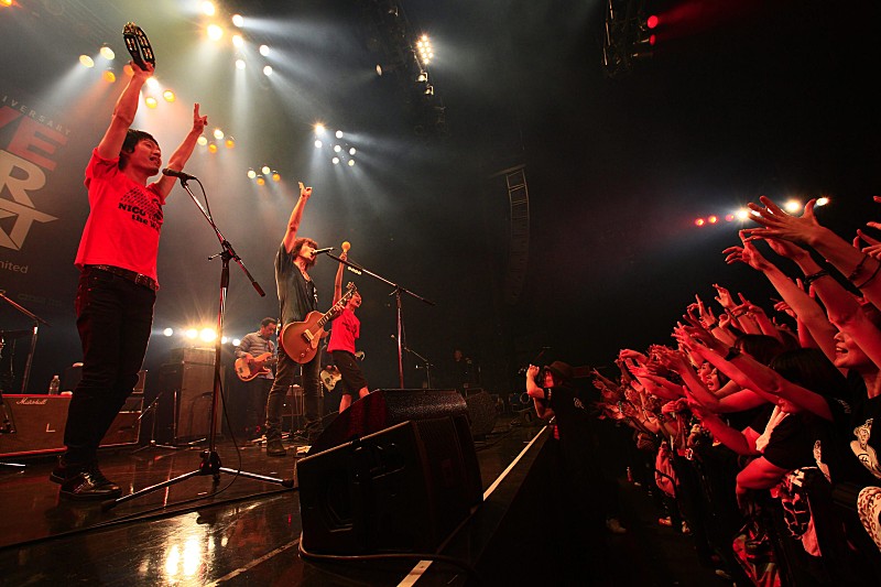 「斉藤和義vsNICO Touches the Wallsによる世代を超えた共演！全国FMラジオ5局によるJFL20周年コラボ企画イベント大阪編」1枚目/6