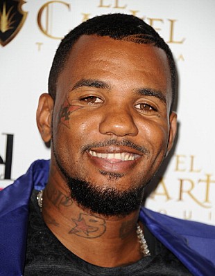 「ゲーム＆ドレイク、火事で5子を失った母親に約220万円を寄付」