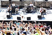 「THE BOOMや植村花菜、鹿も参戦した奈良県の心地よいフェス【若草山 MUSIC FESTIVAL 2013】」1枚目/8
