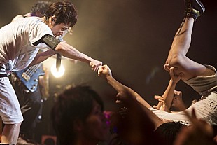 「UVERworld 男祭りで咆哮、「夢とか希望のままにするんじゃねえぞ！」」