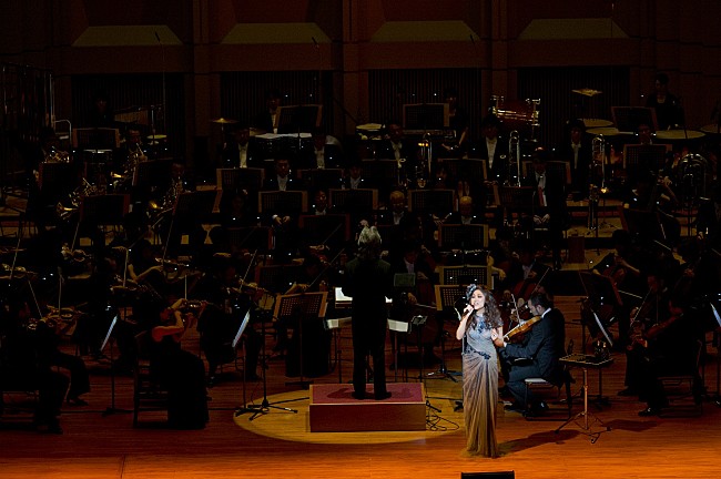 「JUJU オーケストラとともに「JUJUの日」を感動と拍手で飾る、3大ニュースの発表も」1枚目/3