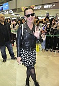 「「ニホンダイスキ！」ケイティ・ペリーを空港で200人のファンがお迎え」1枚目/3