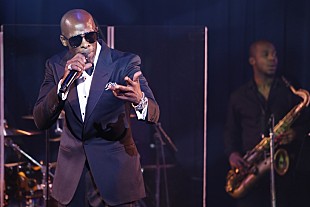 「セクシーな歌声、女性を魅了する妖艶さを放つR&amp;Bシンガー、JOEのビルボードライブ大阪レポート」