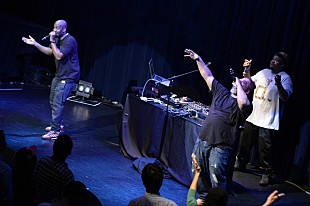 「デ・ラ・ソウル 約4年ぶりとなる来日公演で貫禄のヒップホップを見せつける」