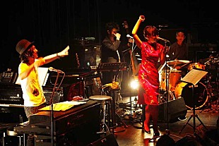 「土岐麻子、Schroeder-Headzとのツアー最終公演でチャイナドレスも披露」