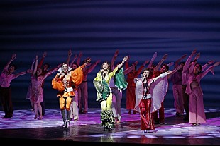 「劇団四季『マンマ・ミーア！』開幕、ドナ役「私たちと一緒に踊って」」