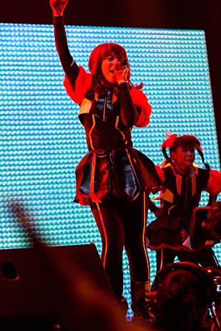 「デヴィ夫人「AKB48より好き」と太鼓判の全裸アイドル“BiS”解散の年へ」