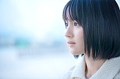 「新山詩織 新曲「今　ここにいる」のCMタイアップ決定＆MV公開」1枚目/3
