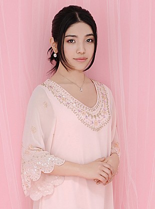 「奄美が生んだ永遠の少女“城南海”キュートな新AL写真公開」