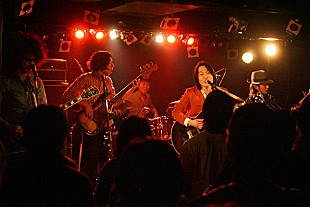 「井乃頭蓄音団 人気芸人どぶろっく、水中らと爆笑ライブ対決」