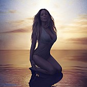 「マライア・キャリー 世界の歌姫が新曲MVで大胆なトップレス姿を披露」1枚目/2