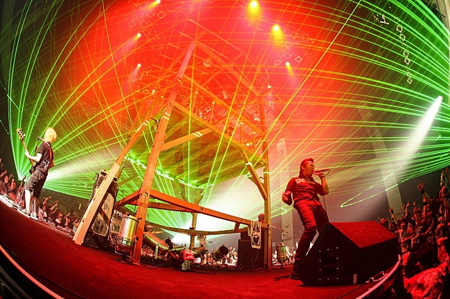 「怒髪天 武道館に続き“回るステージ”に立つ夢叶える」1枚目/4