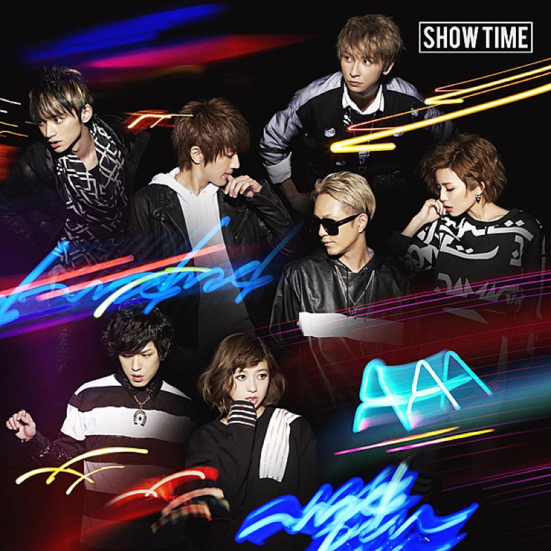 「シングル『SHOW TIME』 CD+DVD+BOOK盤」2枚目/3