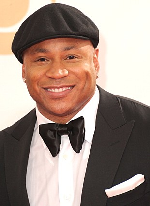 「LLクールJ、ACMのテレビ特番にて司会に抜擢」