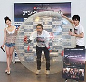 「ハーフ芸人デニス植野、ドームの中から海外ドラマ進出をアピール!?」1枚目/3